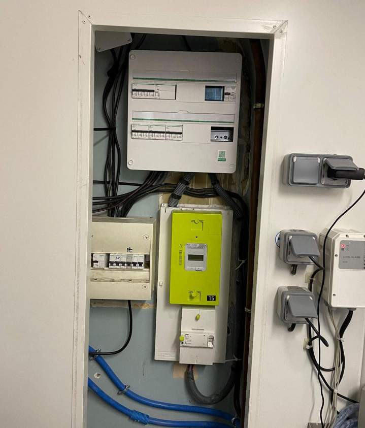 Nous intervenons pour toute installation électrique, de l’étude à la mise en service.